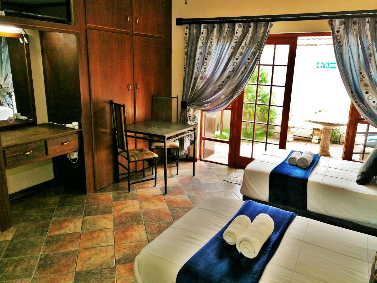 Safari Guesthouse Vryburg Zewnętrze zdjęcie