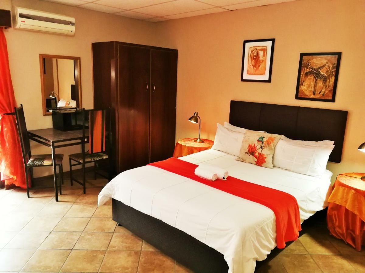 Safari Guesthouse Vryburg Zewnętrze zdjęcie